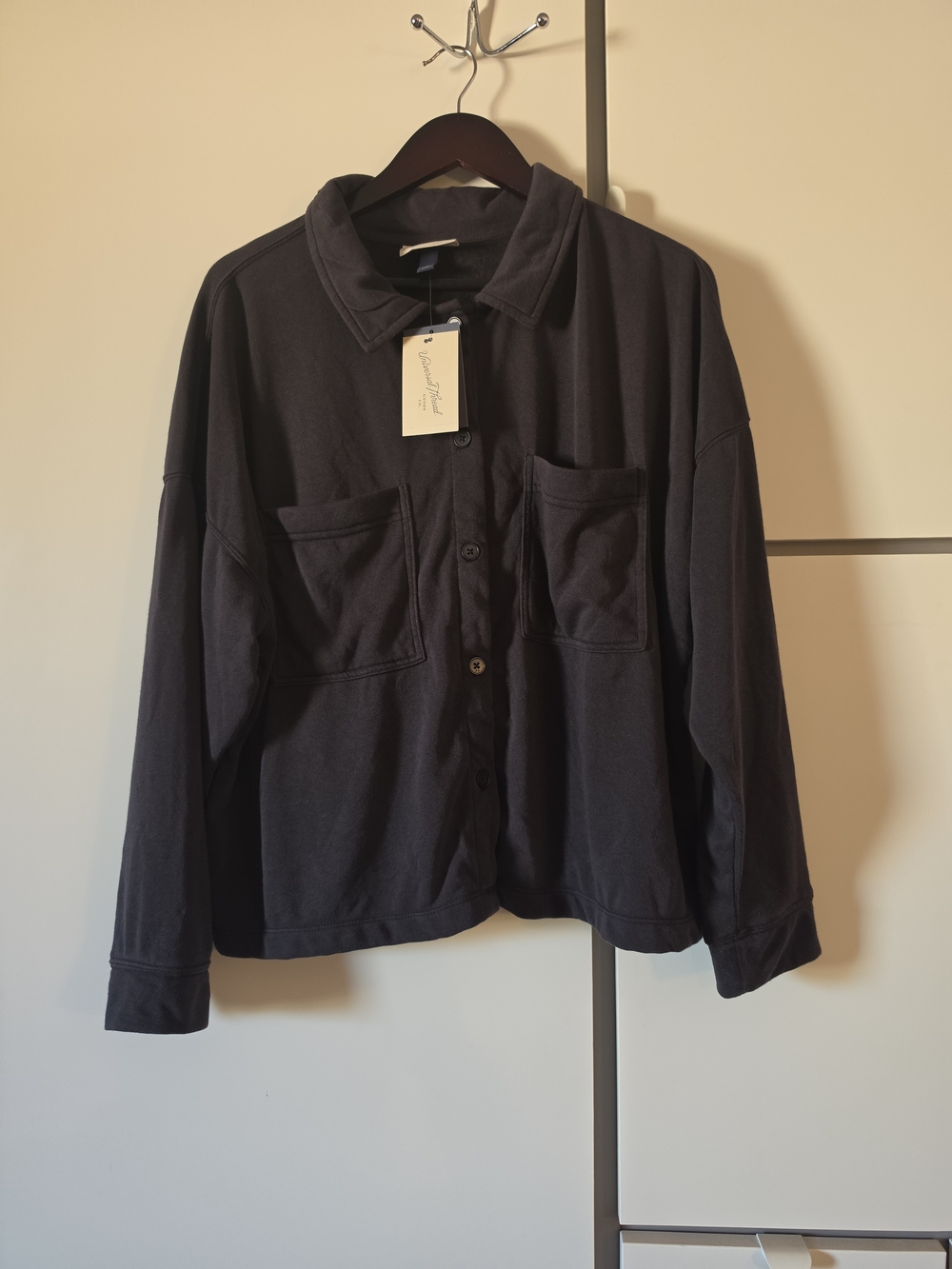 Universal Thread Women's Lightweight Fleece Collared Button-Down Shirt
Size XL